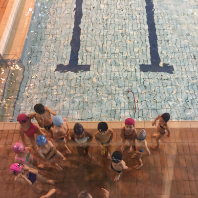 騒がしくって愛おしい、 パリっ子たちの水泳授業