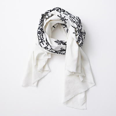 【SALE 30％OFF】KHADI & CO 刺繍ショール/ストール（WHITE/BLACK ホワイト）