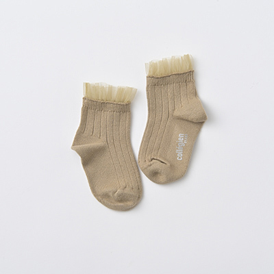COLLEGIEN BABY Margaux-Tulle Frill Ribbed Ankle Socks（226 petite taupe）21/23
