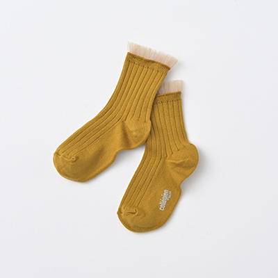 COLLEGIEN KIDS Margaux-Tulle Frill Ribbed Ankle Socks（C37 moutarde de dijon）24/27-32/35